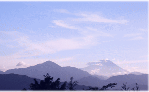 雲竜（うんりゅう）と富士山、青富士（あおふじ）