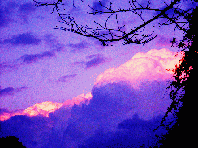 秋の空-3　　山脈のような雲が夕焼けにそまる