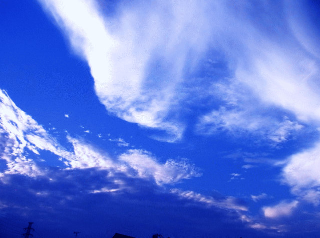 台風一過の青空と雲 
