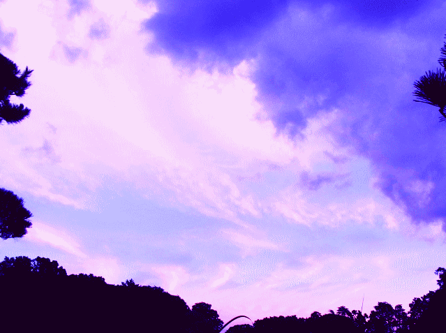夕焼けが始まる　◆晩秋の雲