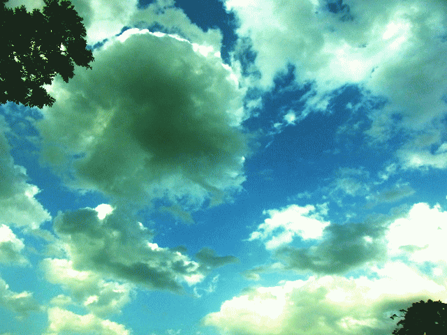 6月の空  ◆巨大な球体の雲