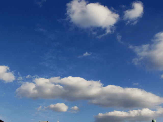 早春の空 　◆大きく白い横雲(―) 