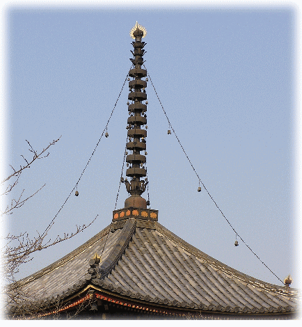多宝塔の頂上の光　川越大師　喜多院